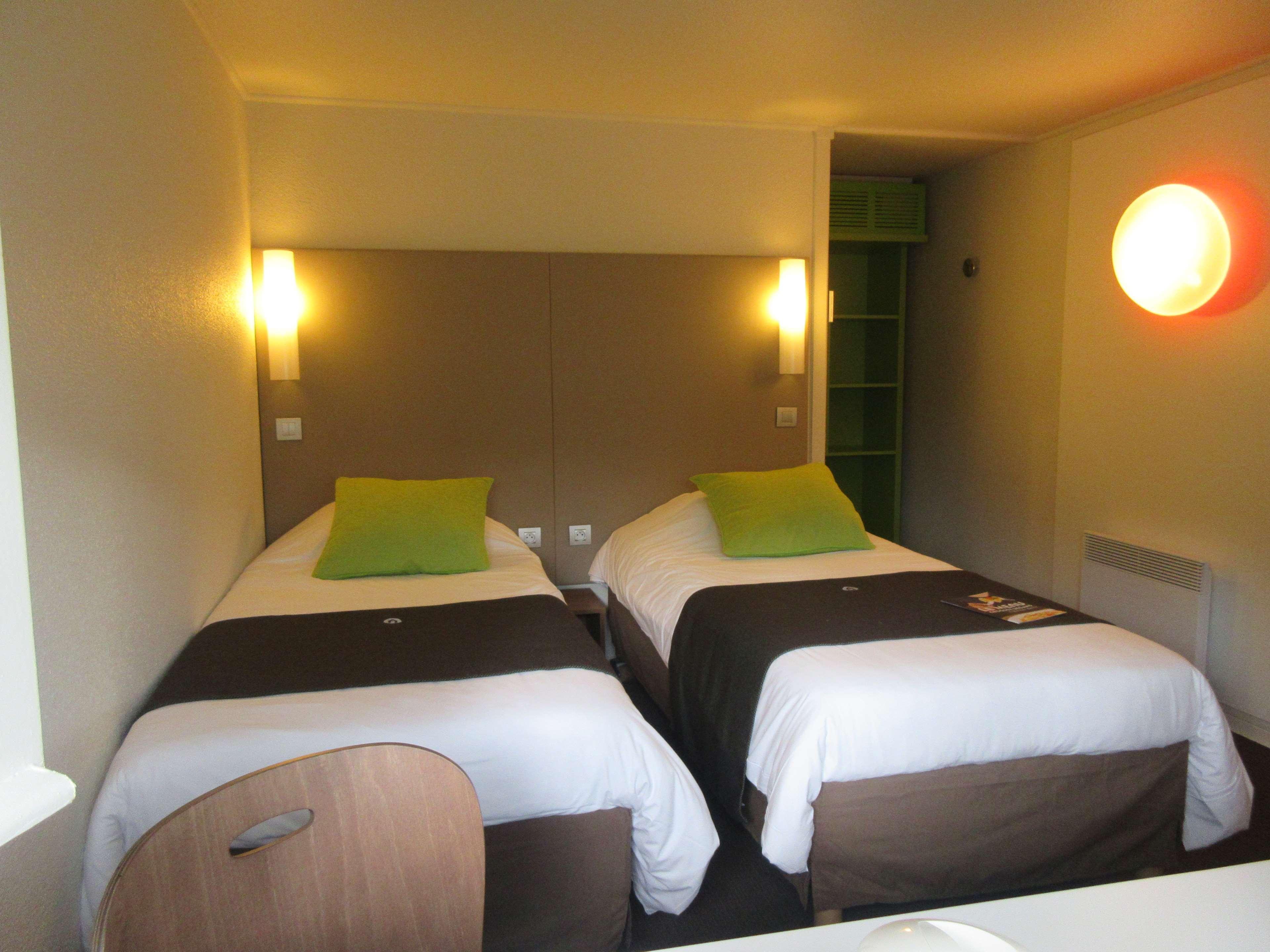Campanile Bayeux Hotel Екстериор снимка
