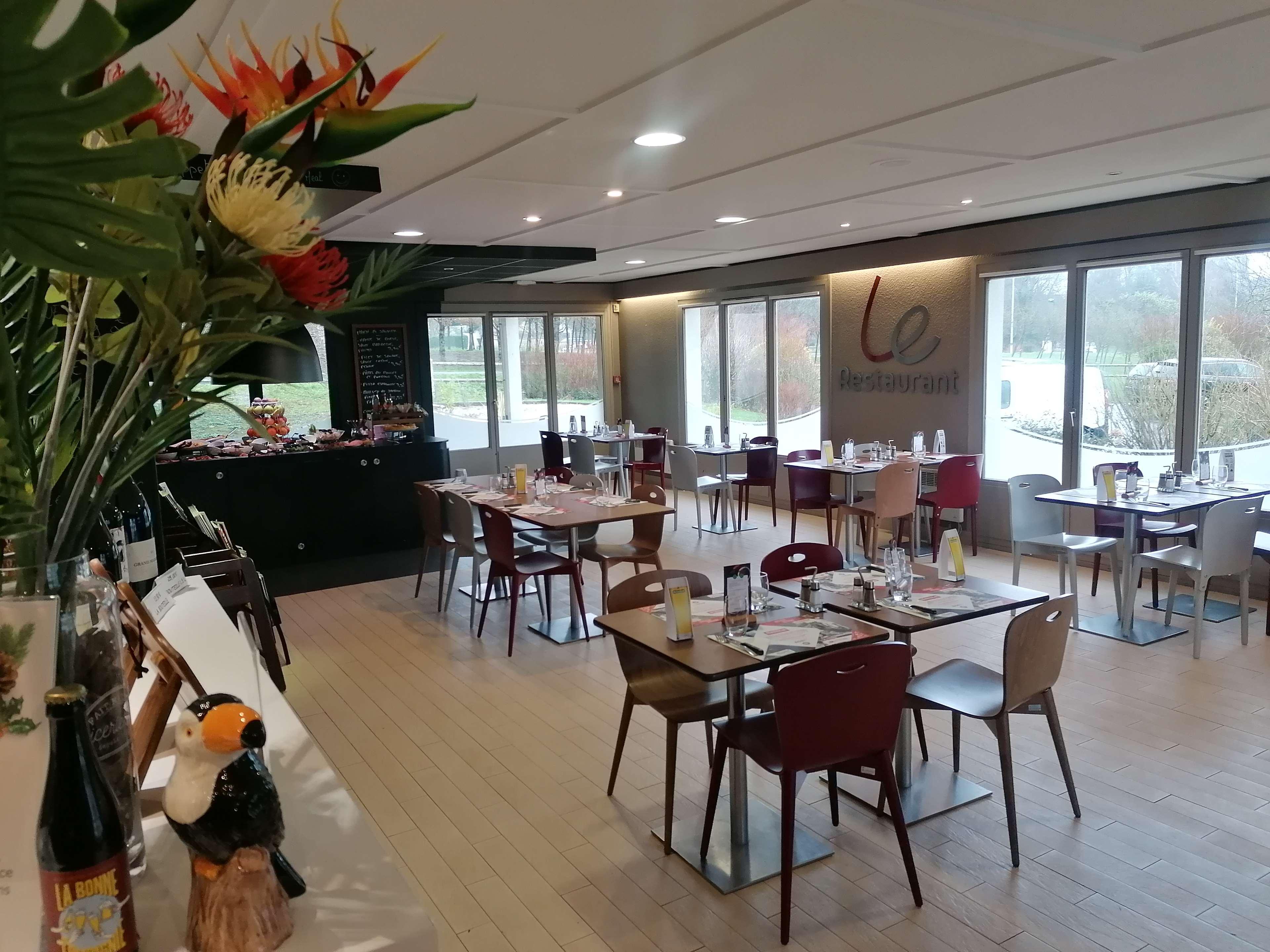 Campanile Bayeux Hotel Екстериор снимка