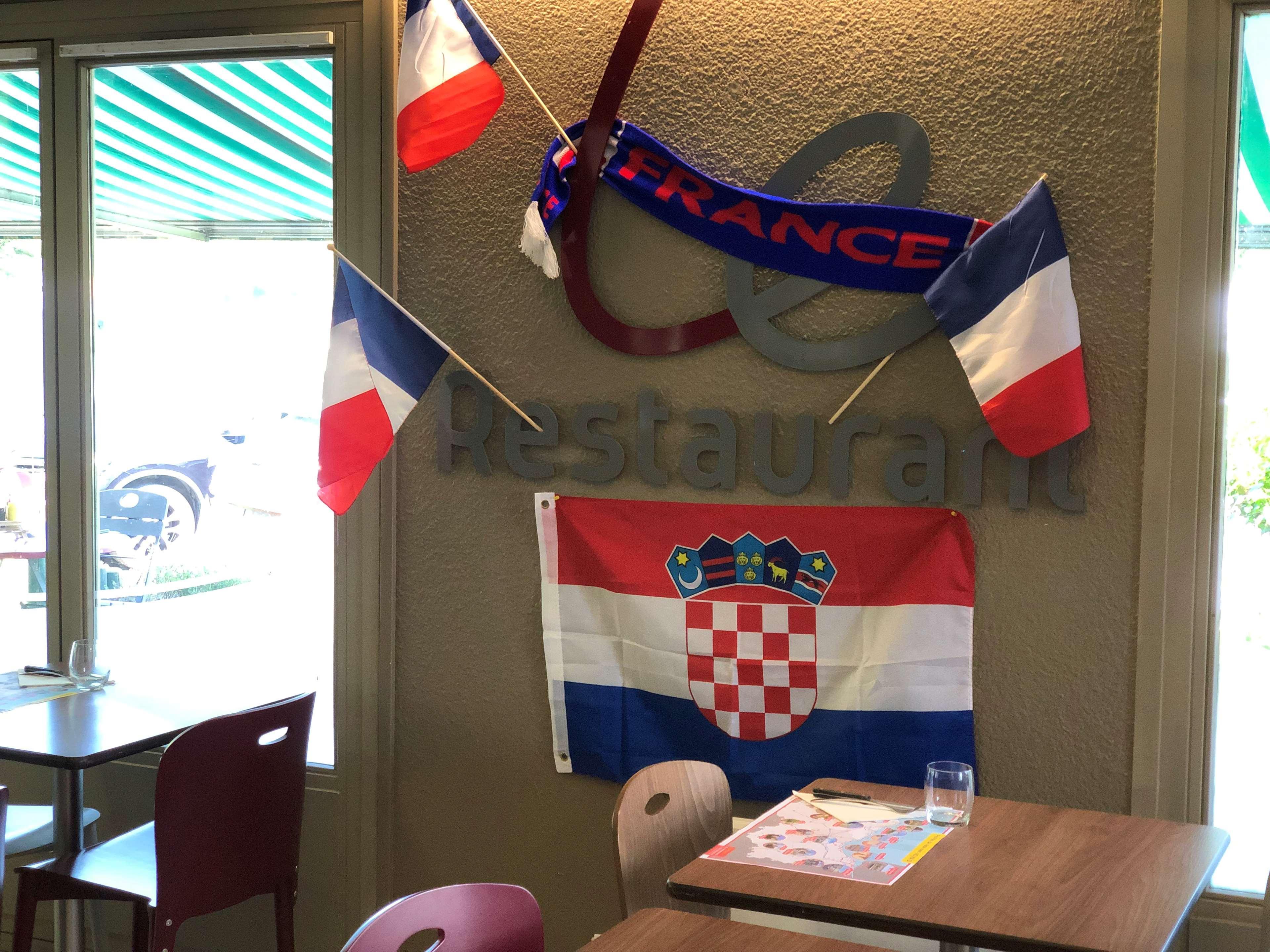Campanile Bayeux Hotel Екстериор снимка