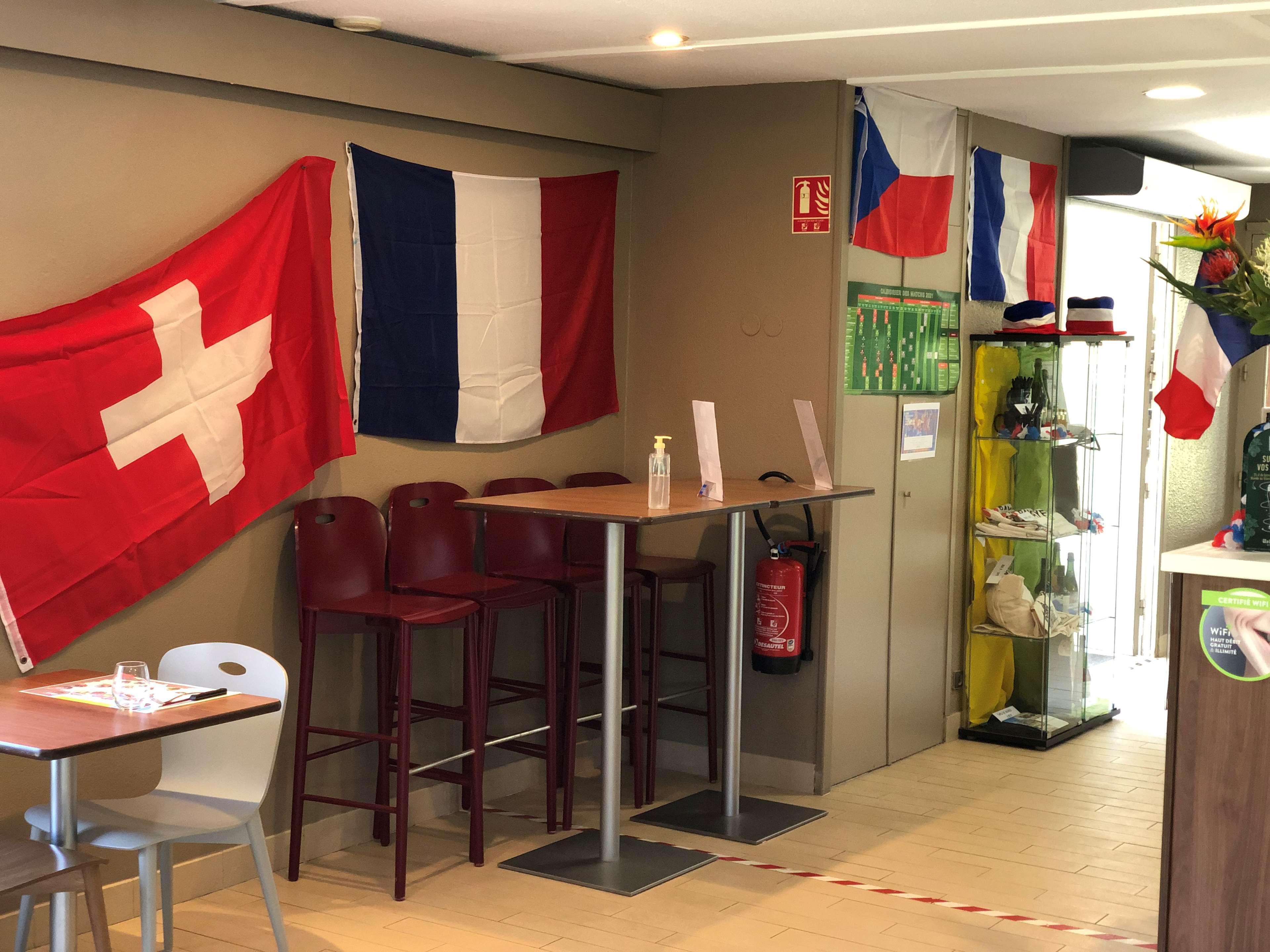 Campanile Bayeux Hotel Екстериор снимка