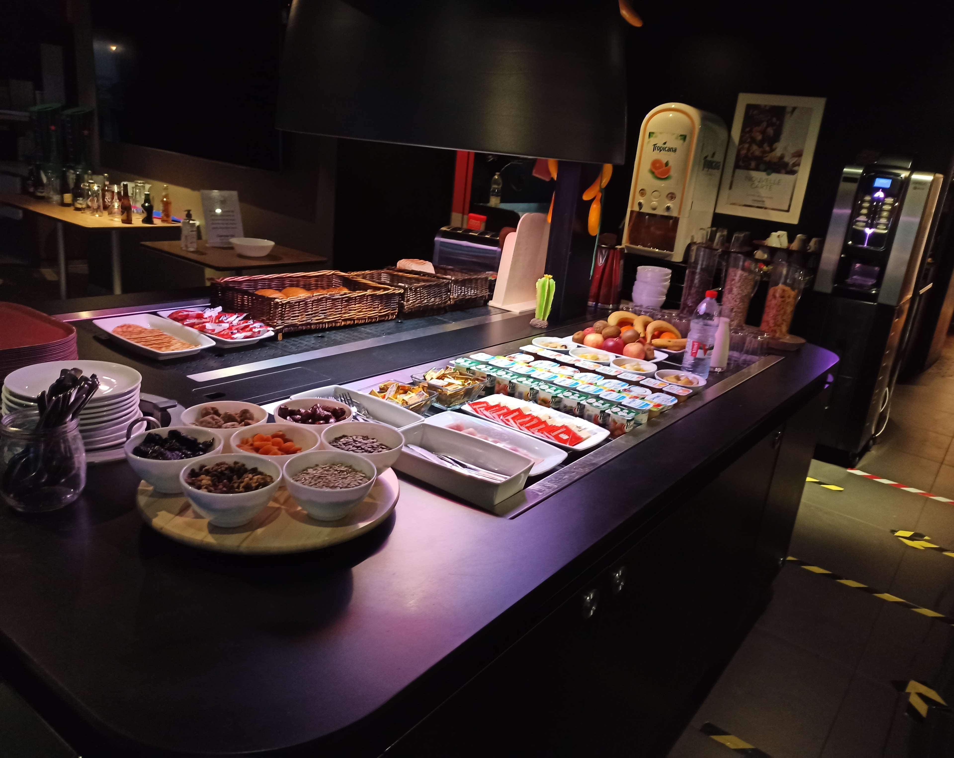 Campanile Bayeux Hotel Екстериор снимка